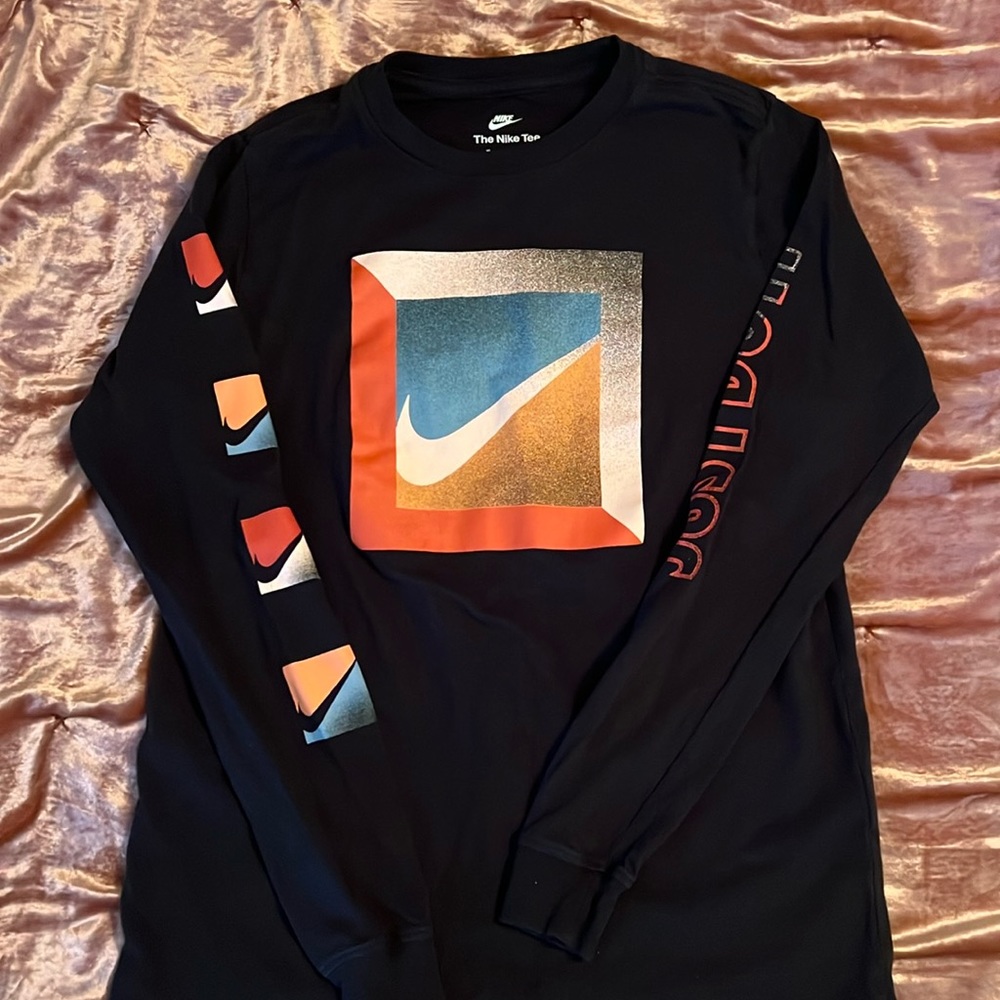 Nike boys XL long sleeve t-shirt. Good condition